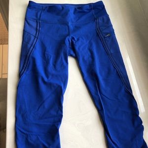 EUC size 4 royal blue Lululemon crop leggings